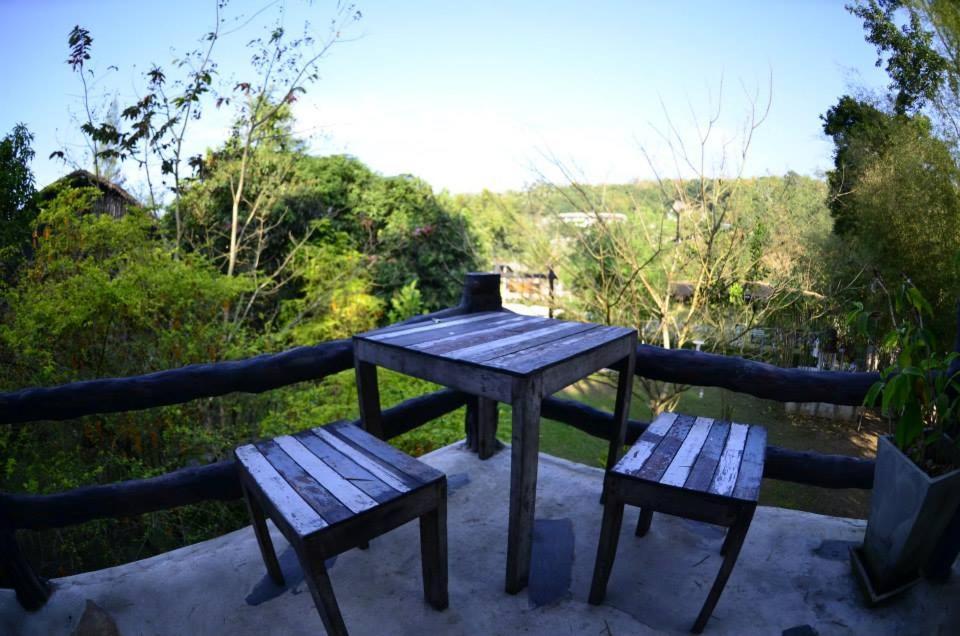 Baan Pong Tara Hotel Suan Phueng Bagian luar foto