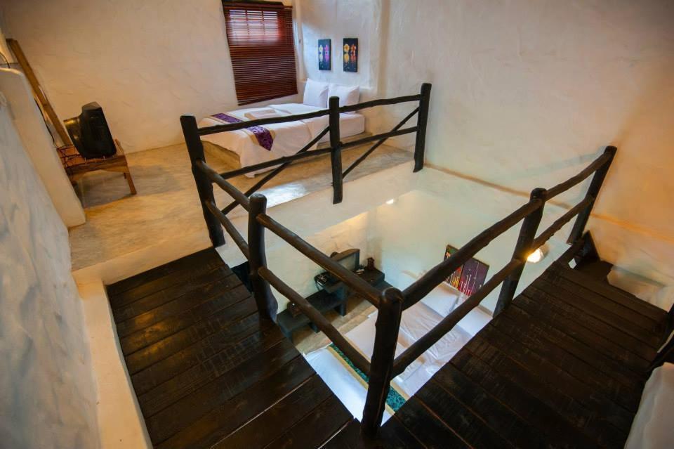 Baan Pong Tara Hotel Suan Phueng Bagian luar foto