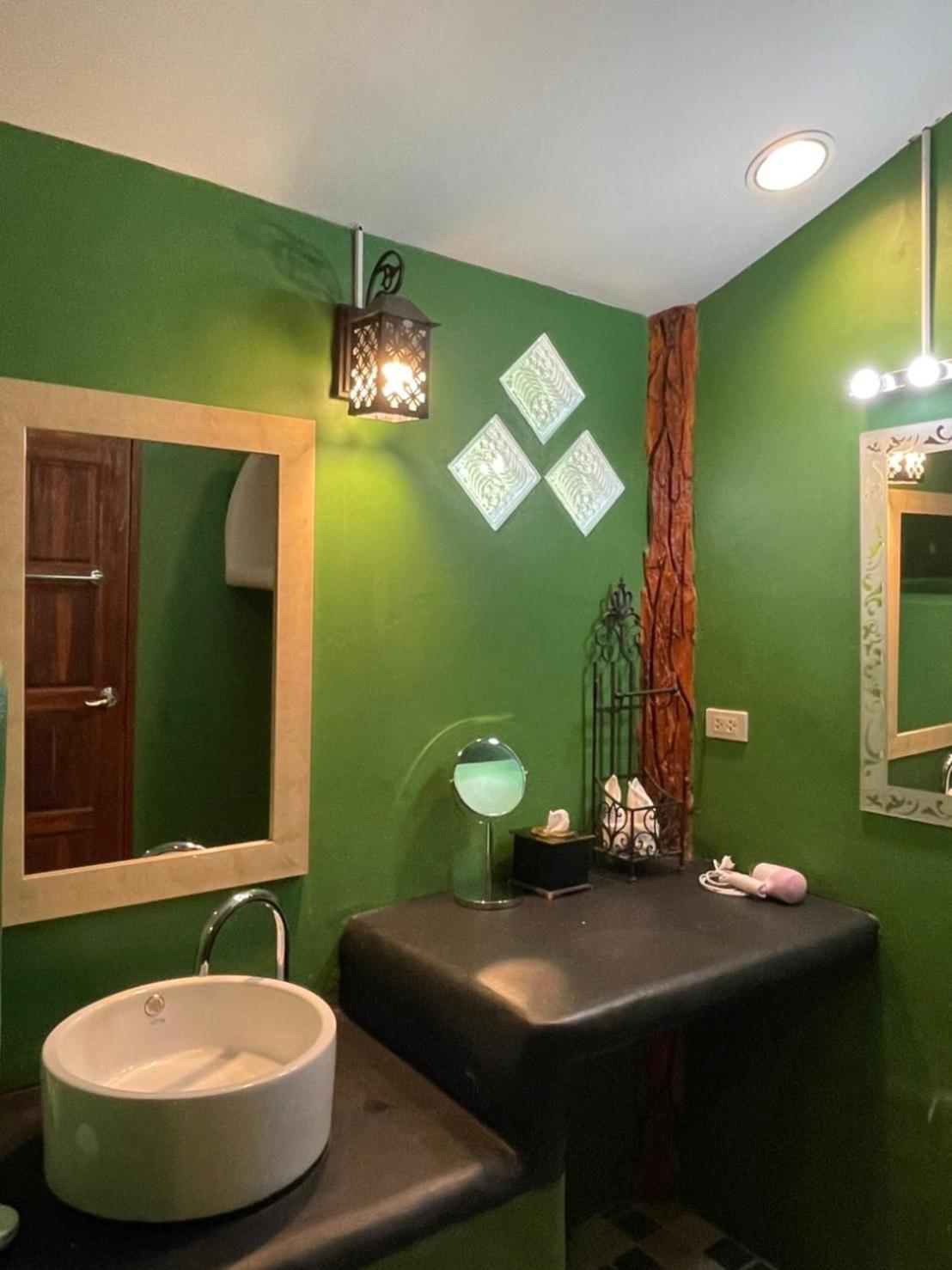 Baan Pong Tara Hotel Suan Phueng Bagian luar foto