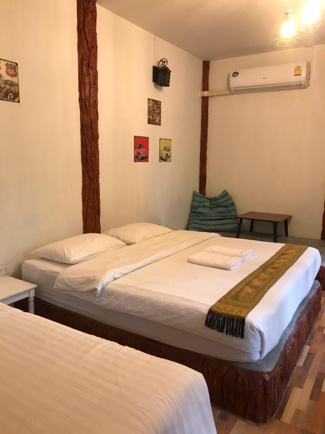 Baan Pong Tara Hotel Suan Phueng Bagian luar foto