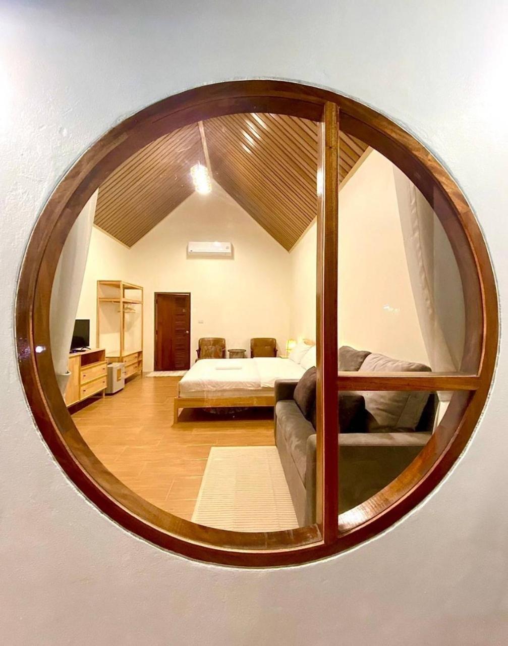 Baan Pong Tara Hotel Suan Phueng Bagian luar foto
