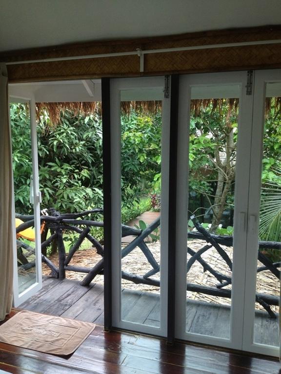 Baan Pong Tara Hotel Suan Phueng Bagian luar foto