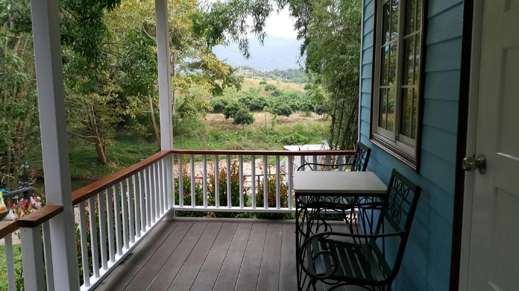 Baan Pong Tara Hotel Suan Phueng Bagian luar foto