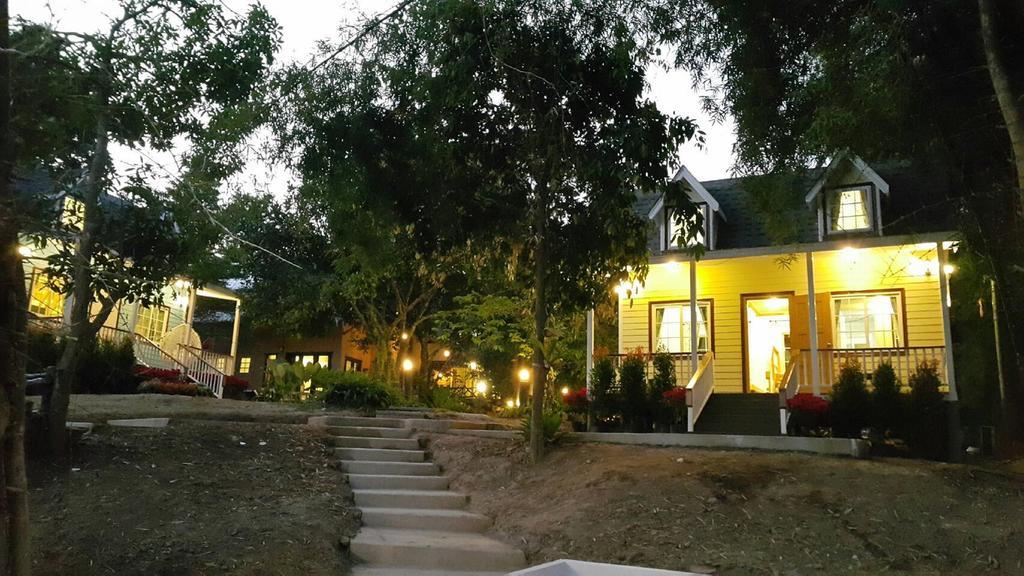 Baan Pong Tara Hotel Suan Phueng Bagian luar foto