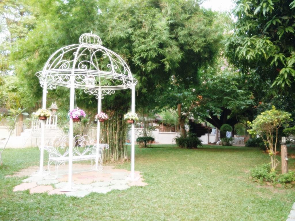 Baan Pong Tara Hotel Suan Phueng Bagian luar foto